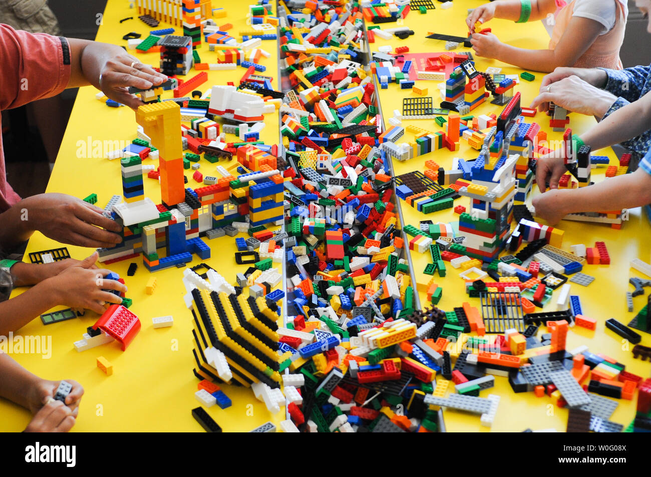 play with legos