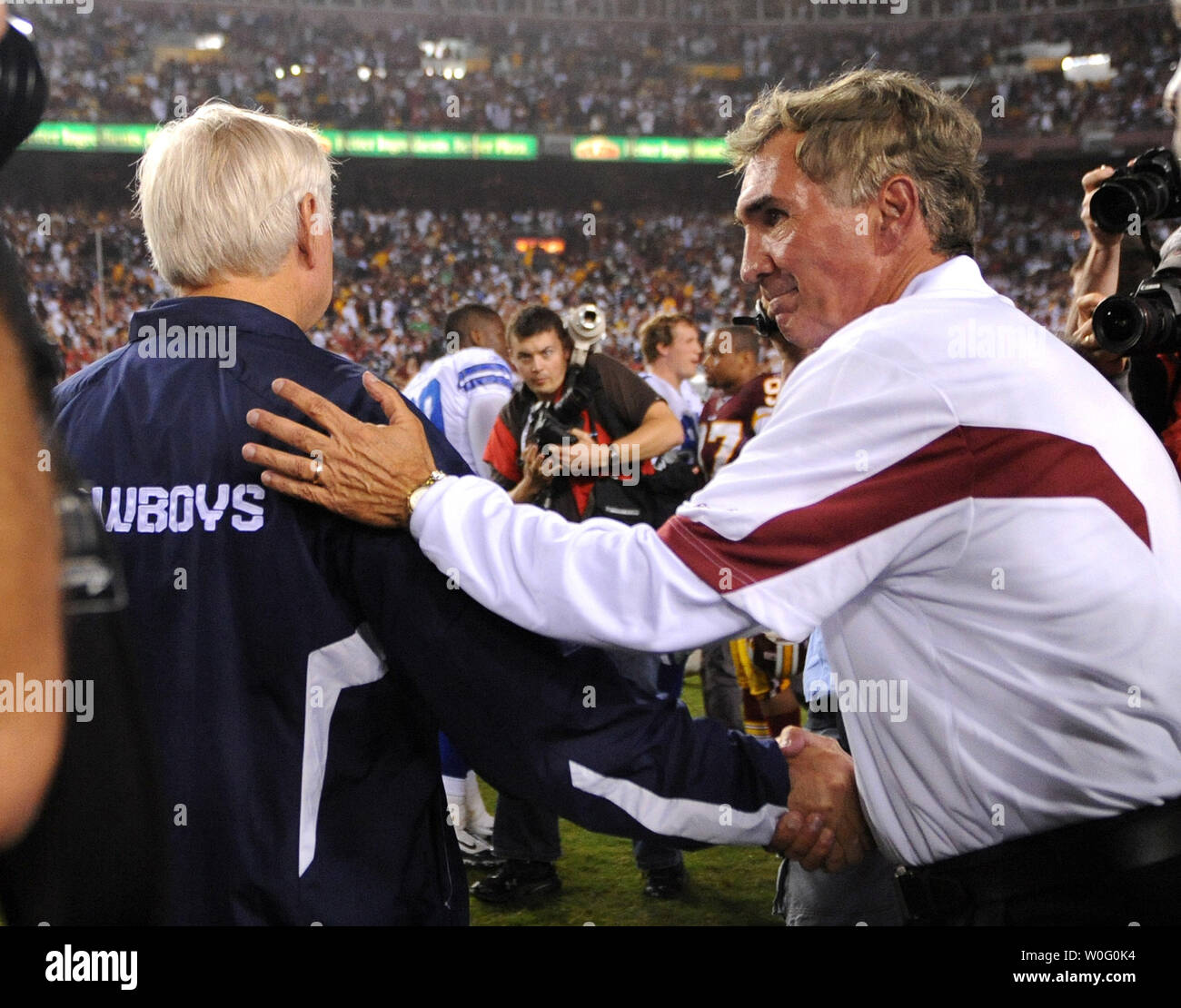 Wade Phillips rocks cowboy hat, tracksuit as Rams head to Super Bowl