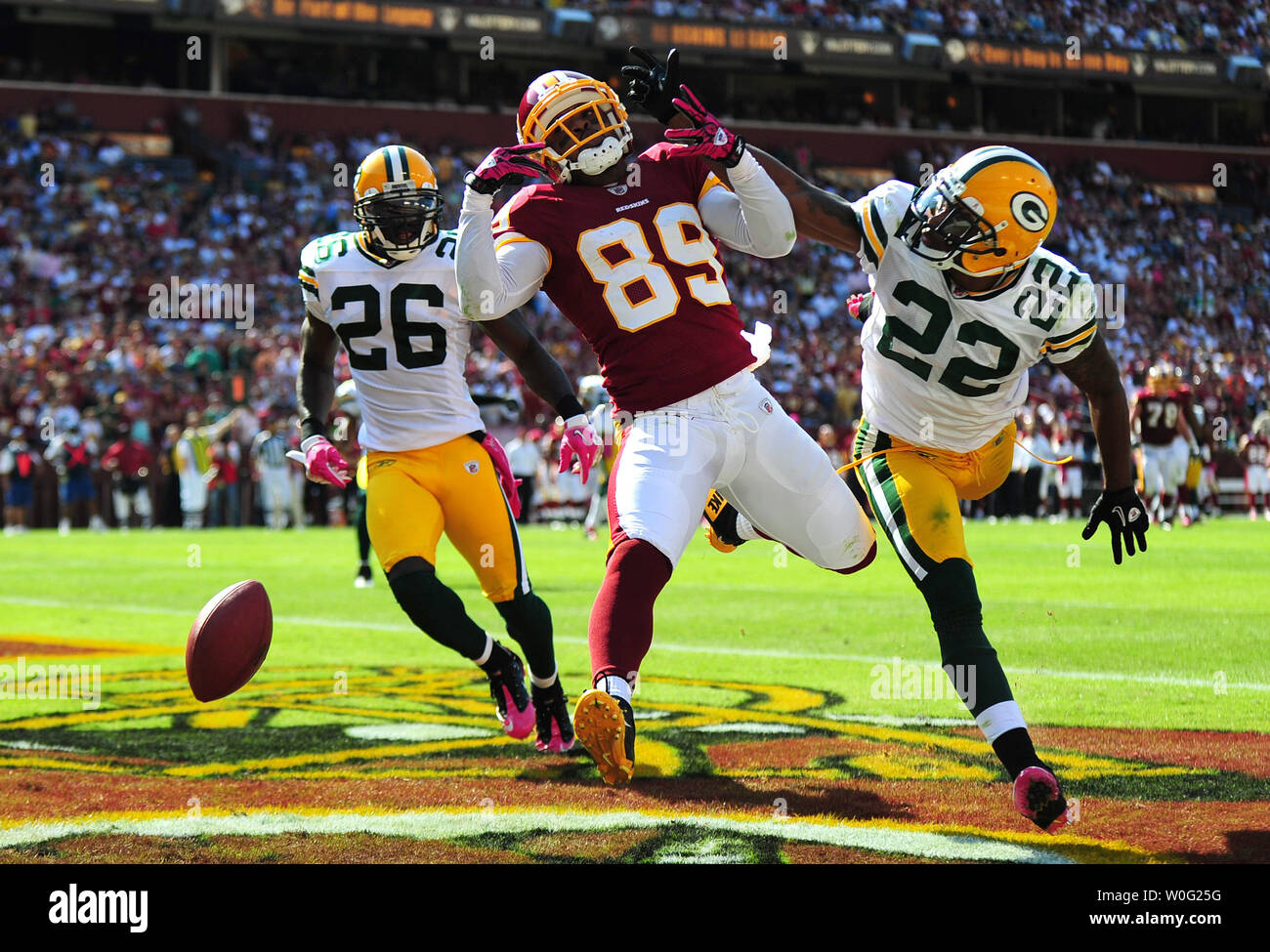 Santana Moss (89) of the Washington Redskins warms up before their game  against the Pittsburgh Steelers at Fed Ex Field in Landover, MD on Aug. 26,  2005. (UPI Photo/Kevin Dietsch Stock Photo - Alamy