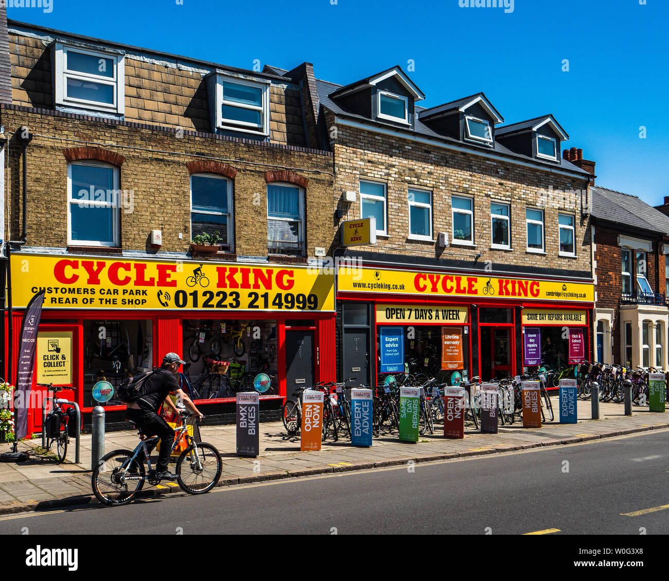 Cambridge Bike Shop - the Cycle King discount Bike store on Mill Road Cambridge Stock Photo