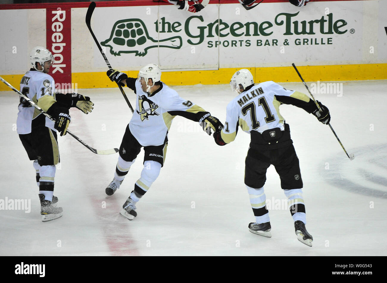 dupuis penguins jersey