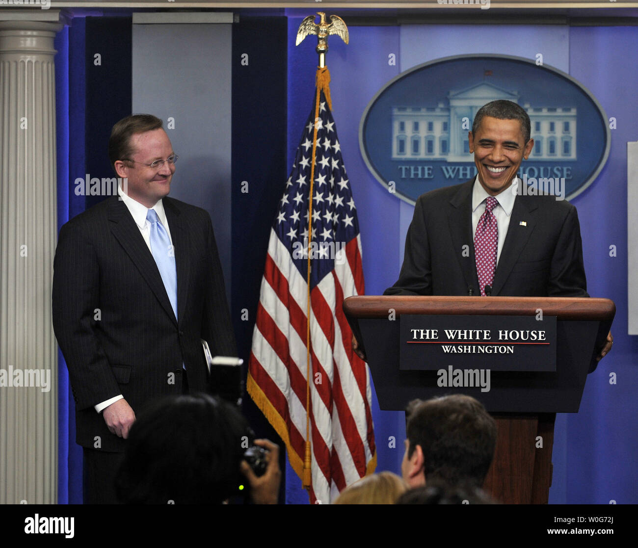 U.S. President Barack Obama bids farewell to Press Secretary Robert ...