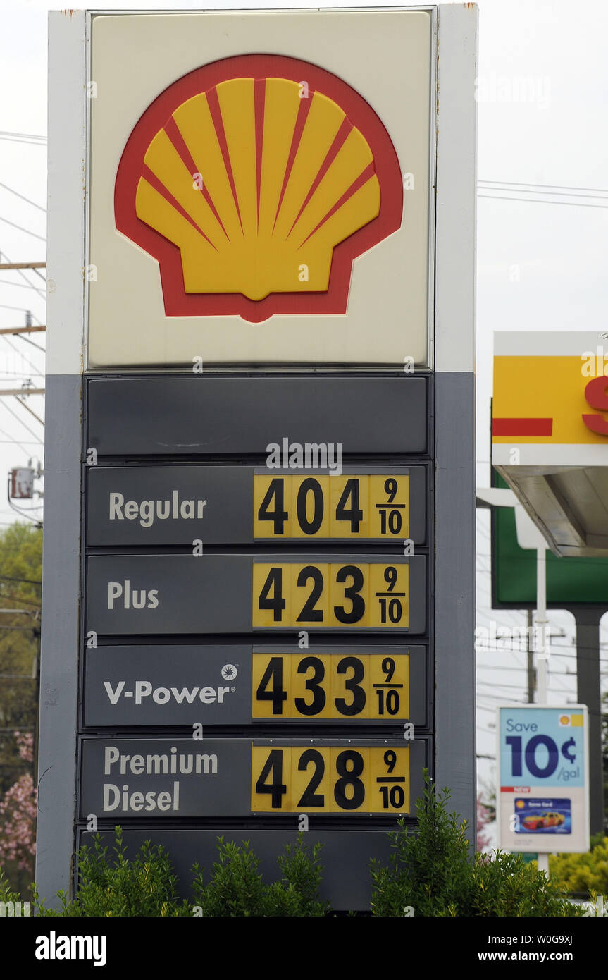 Four dollars per gallon hires stock photography and images Alamy