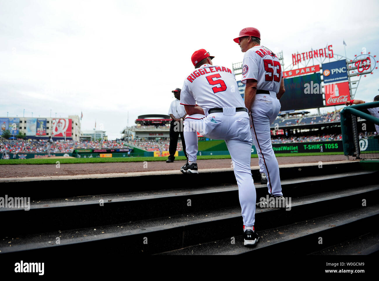 James Riggleman Washington Nationals' Manager Jim Riggleman talks to first base coach ...
