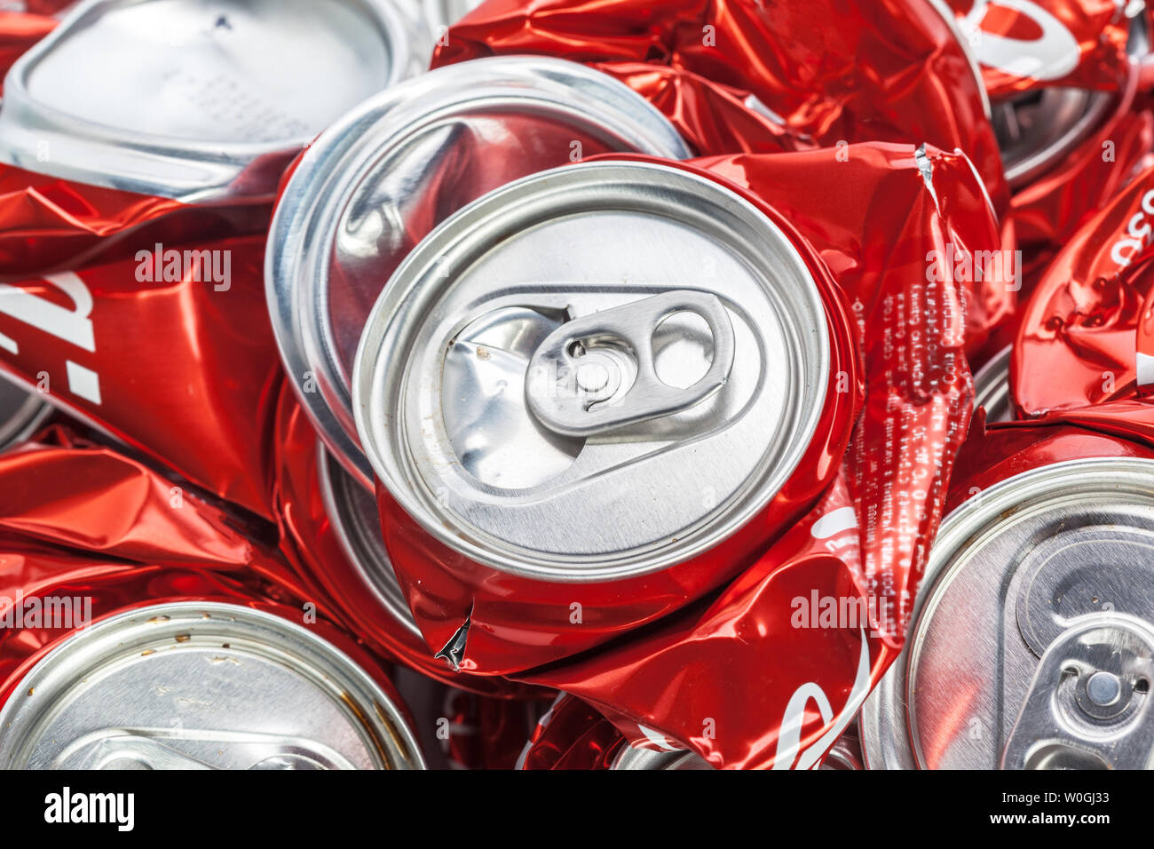 Compressed aluminium can Stock Photo Alamy