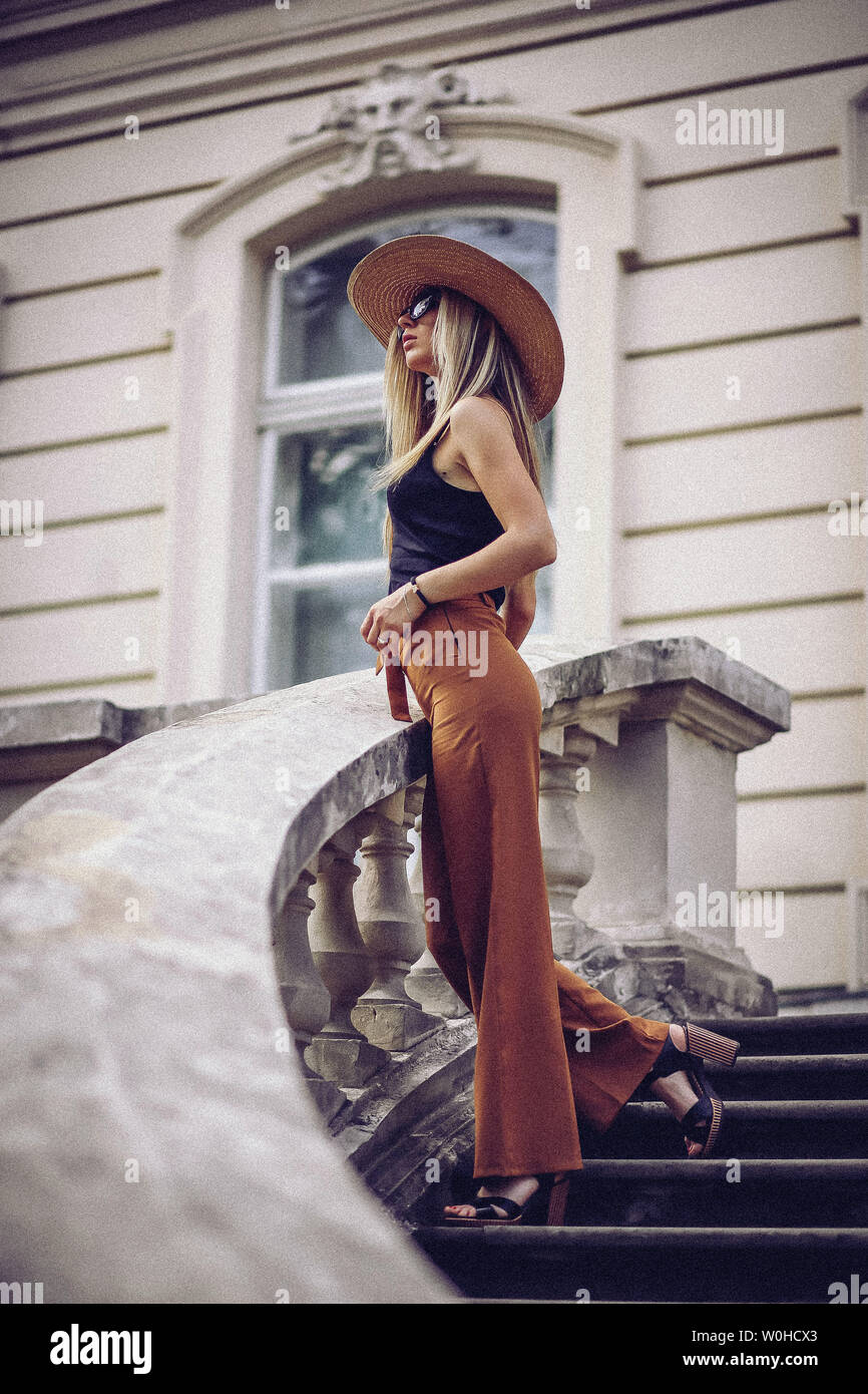 Woman vintage camera walking hi-res stock photography and images - Alamy