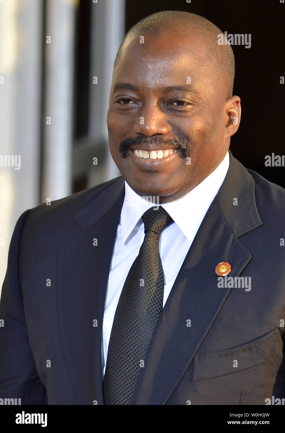 Democratic Republic Of Congo President Joseph Kabila Kabange Greets The Press As He Arrives At The White House For A State Dinner On Behalf Of The Us Africa Leaders Summit August 5 2014