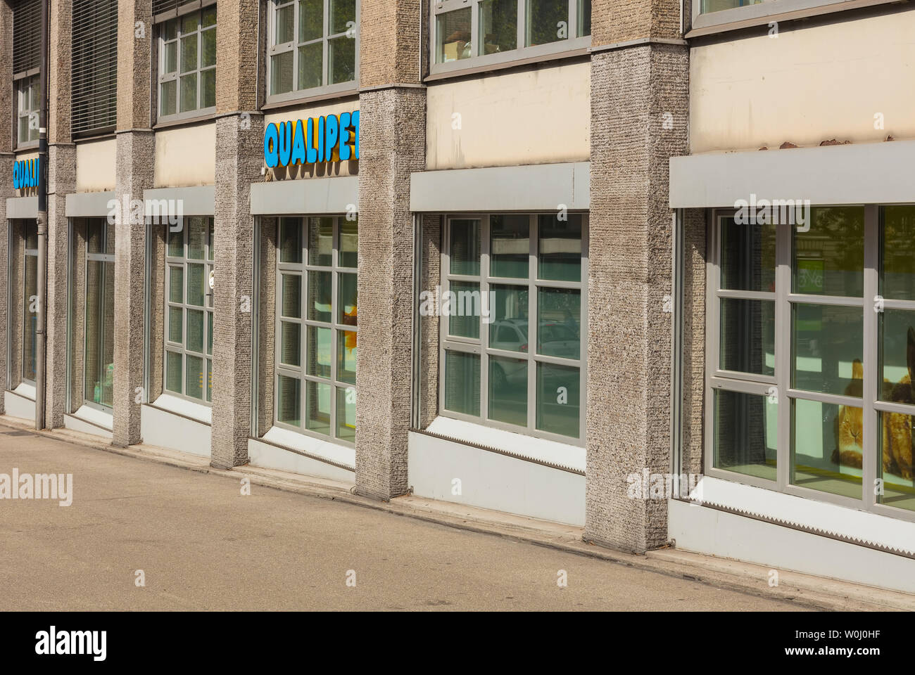 Qualipet hires stock photography and images Alamy