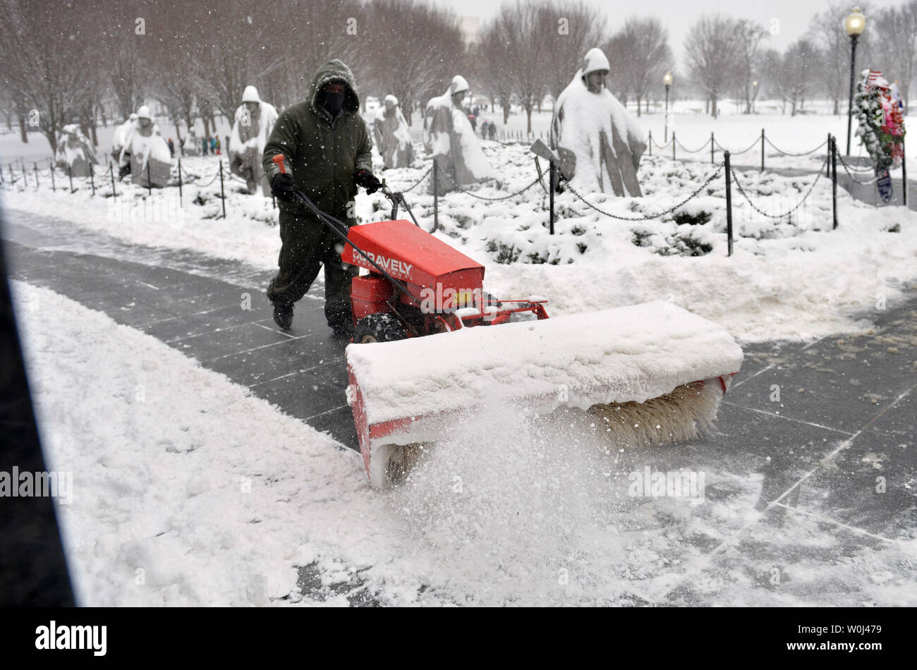 Korean war memorial snow hi-res stock photography and images - Alamy