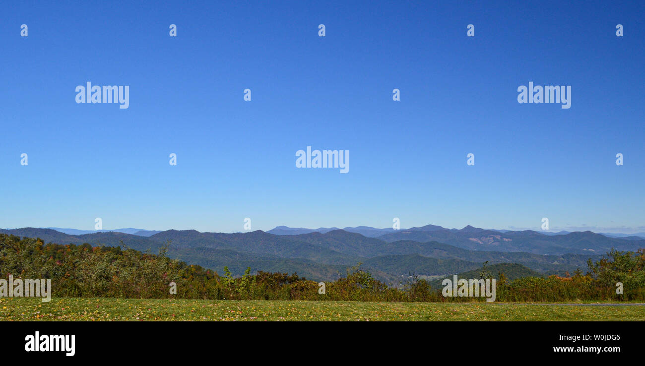 Mills river valley overlook hires stock photography and images Alamy