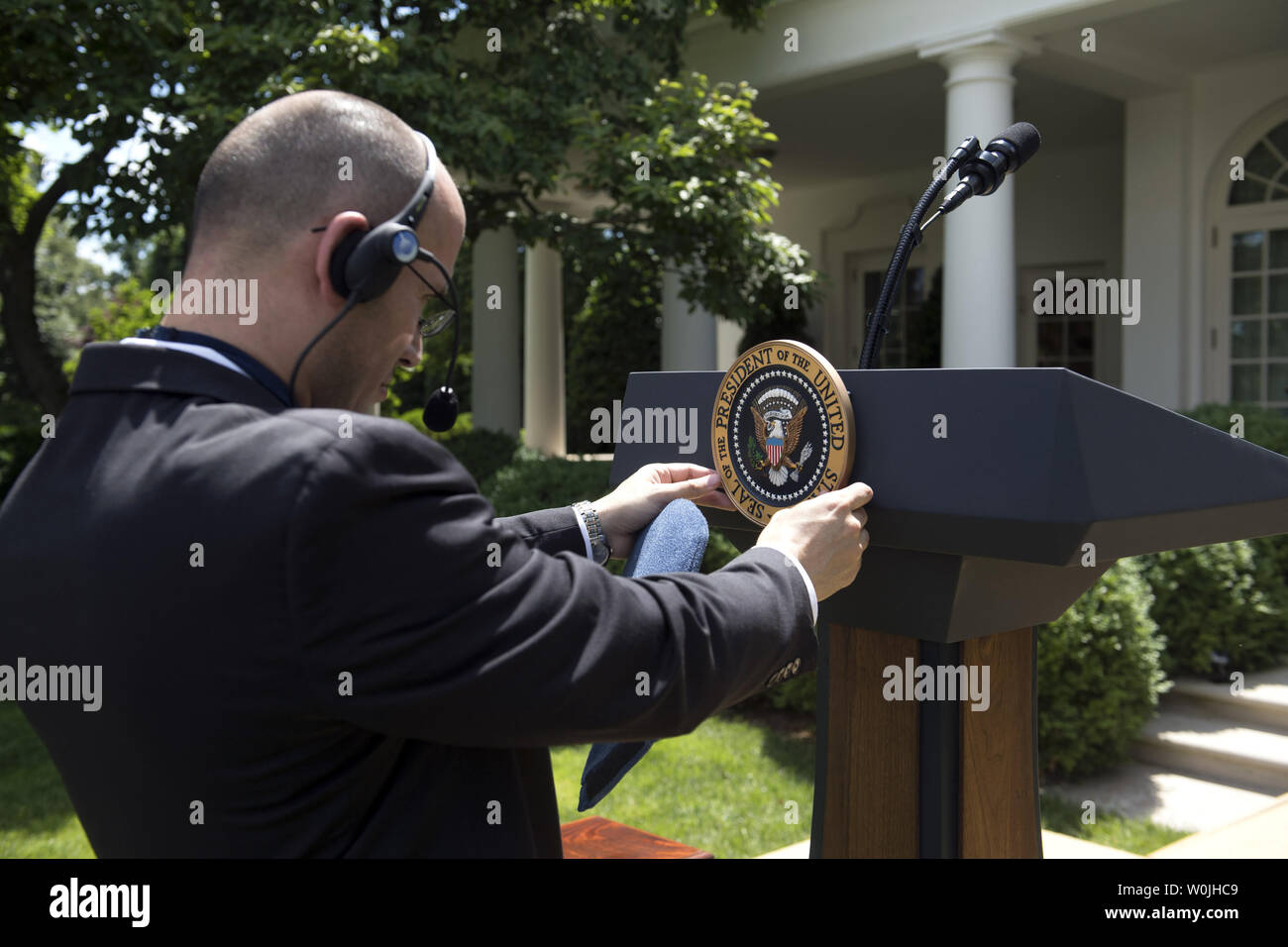 President podium seal hi-res stock photography and images - Alamy