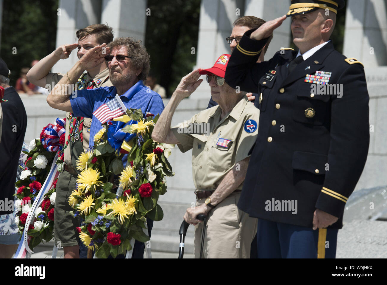 World War II Veterans, Active Military And Members Of The Boy Scouts ...