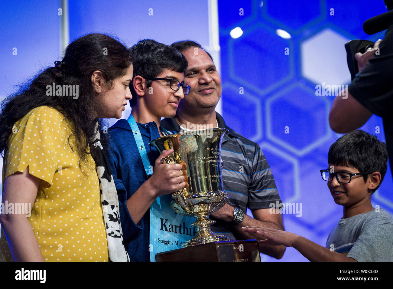 Scripps national spelling bee trophy hires stock photography and(02)