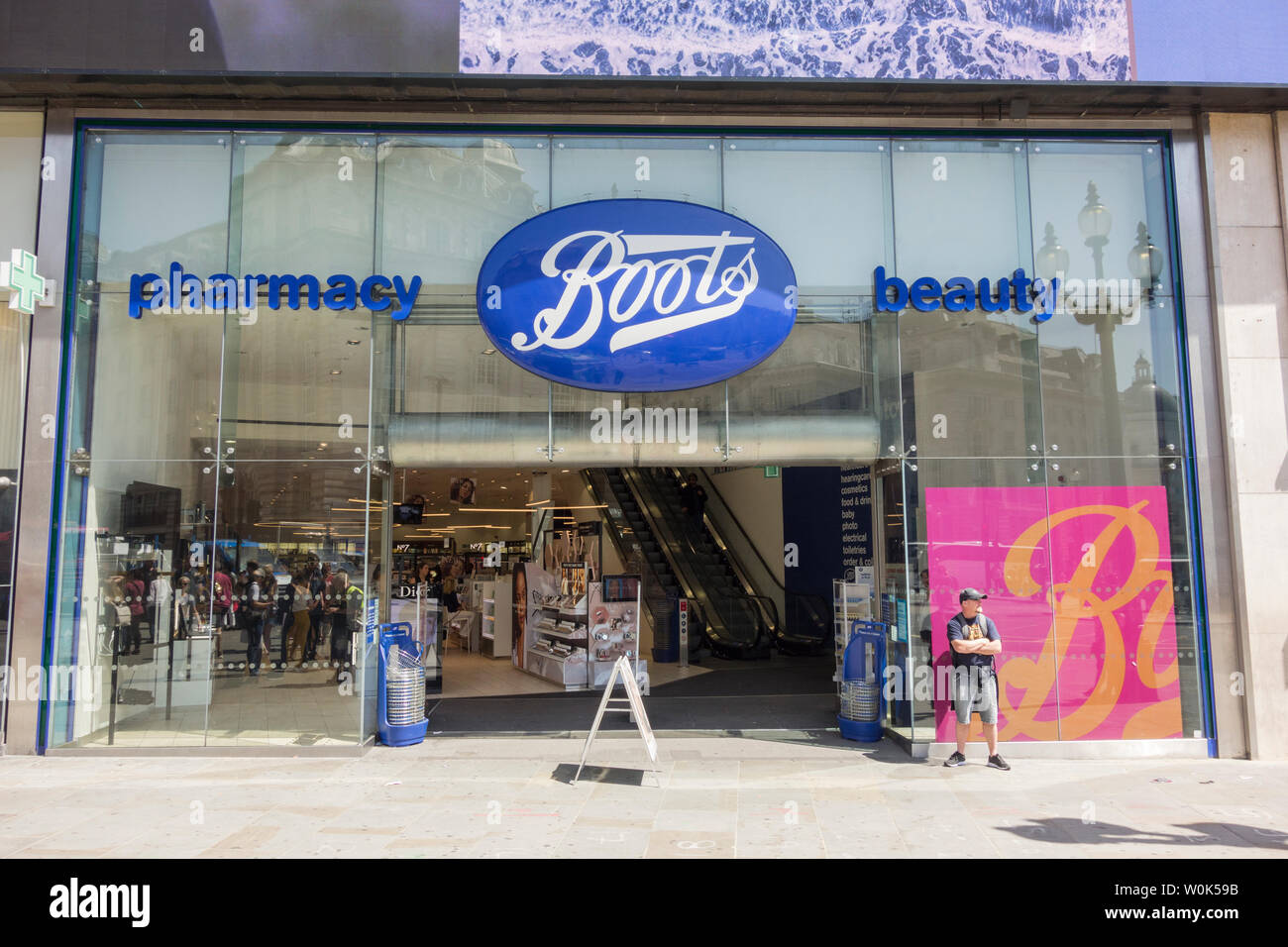 Chemist Shop Front Hi res Stock Photography And Images Alamy