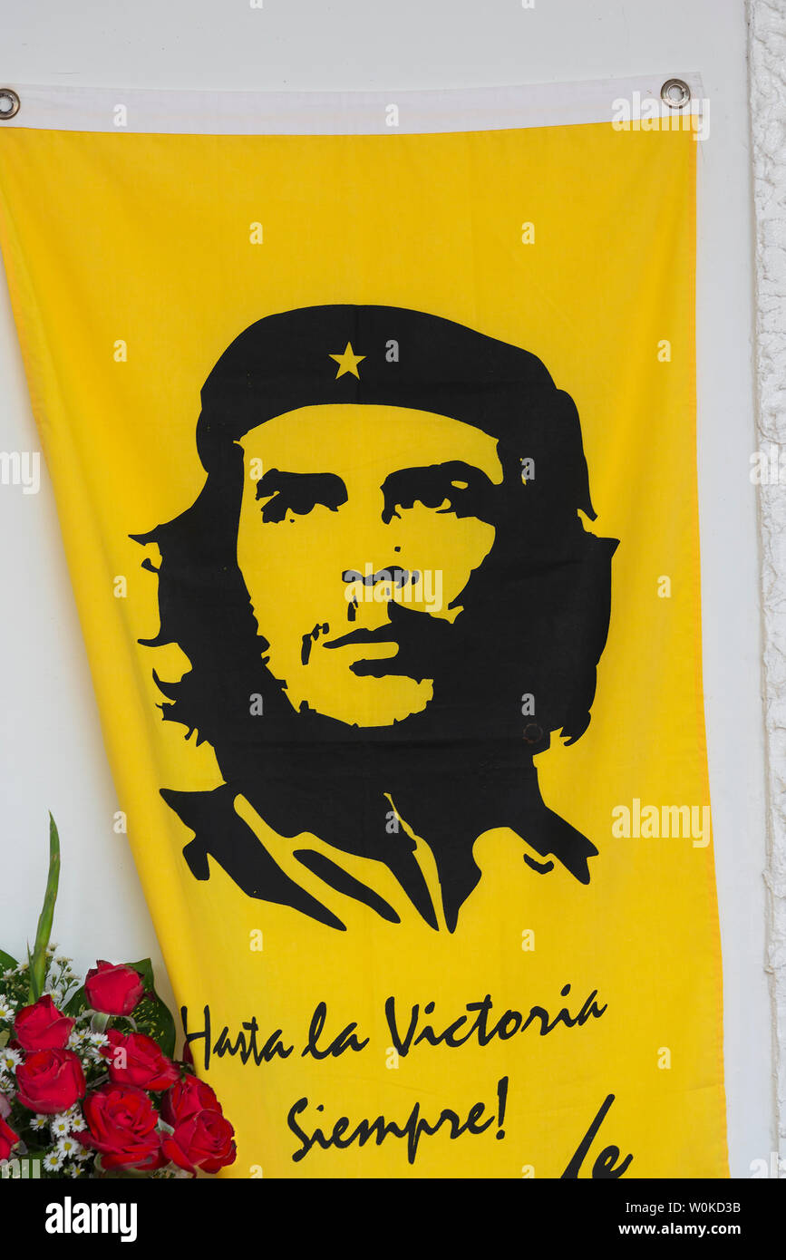Ernest Che Guevara memorial flag outside restaurant in Vinales, Cuba, Caribbean Stock Photo