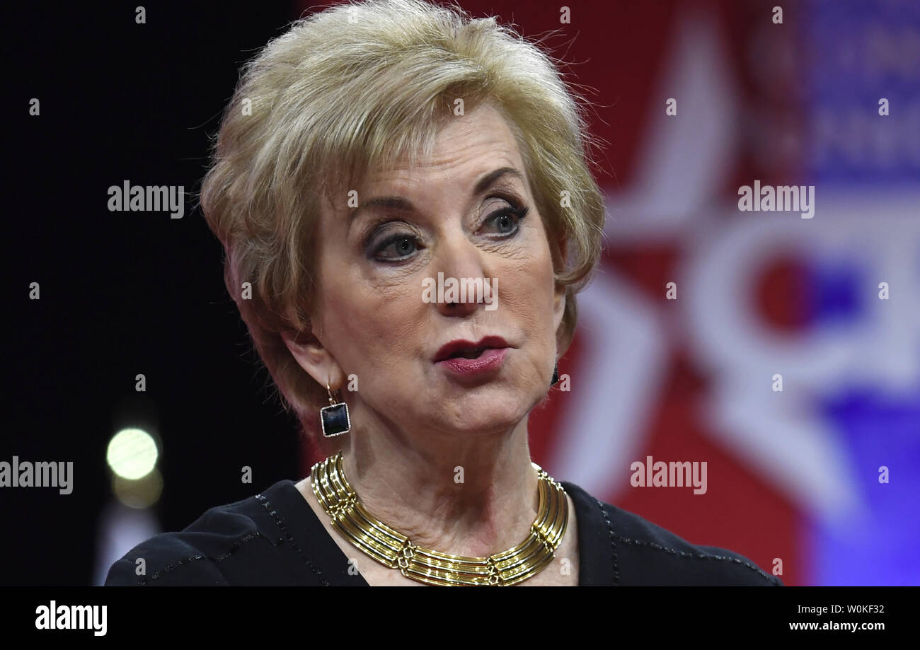 Linda mcmahon hires stock photography and images Alamy