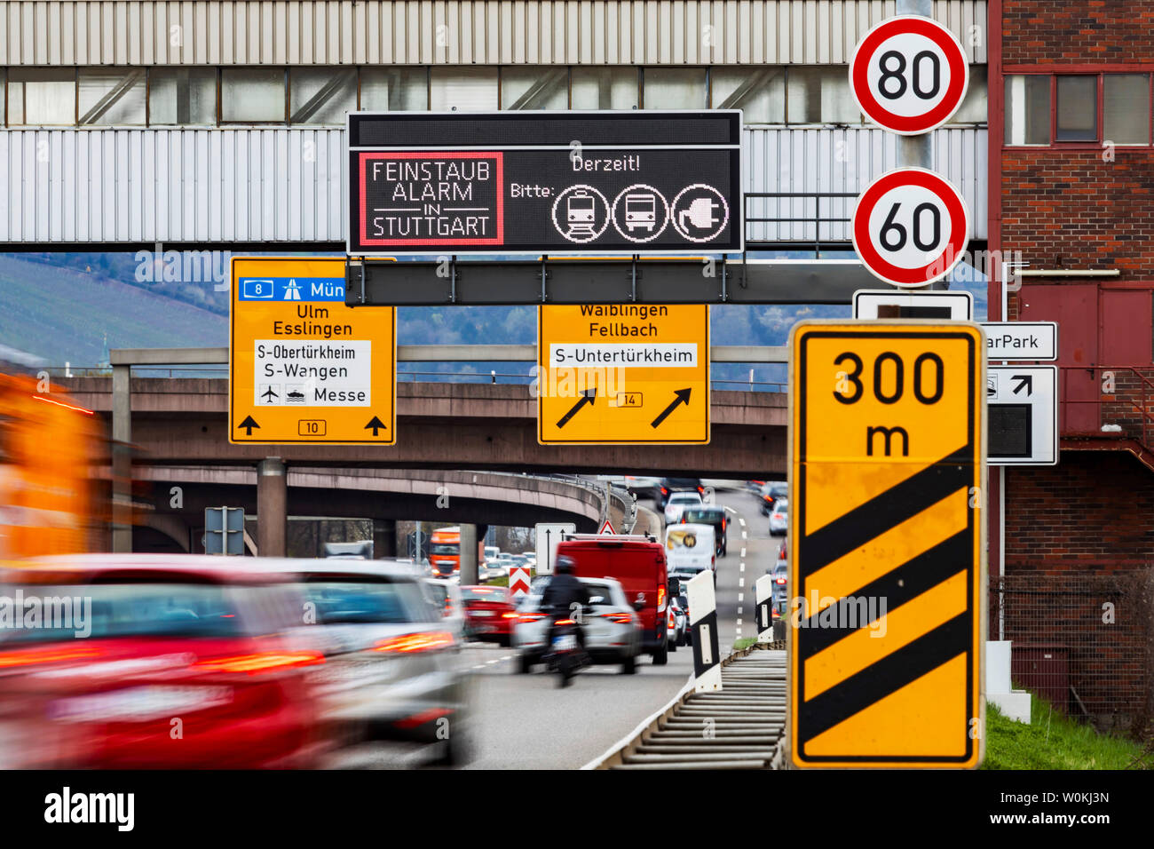 DEU, Deutschland, Stuttgart, 21.01.2019 - Fine dust alarm in Stuttgart. Drivers should refrain from driving. Stock Photo