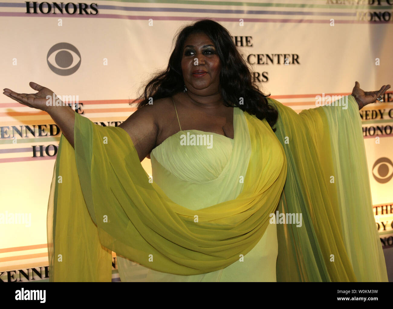 Singer Aretha Franklin poses as she arrives arrives at the Kennedy