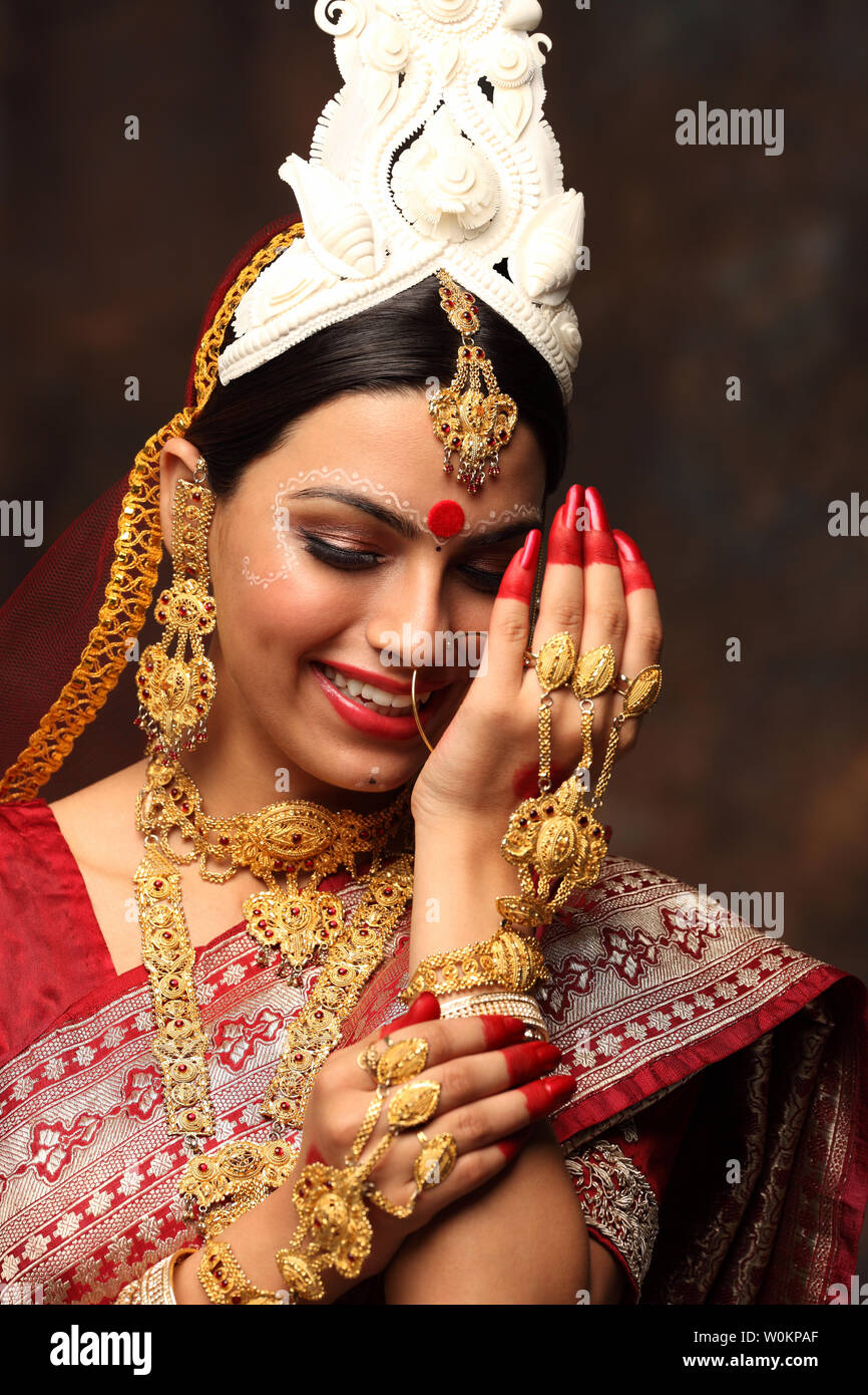 Close up shy indian bride hi-res stock photography and images - Alamy