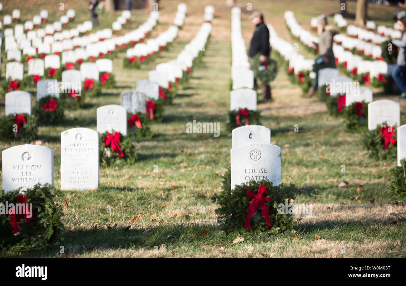 Christmas in arlington cemetery hires stock photography and images Alamy