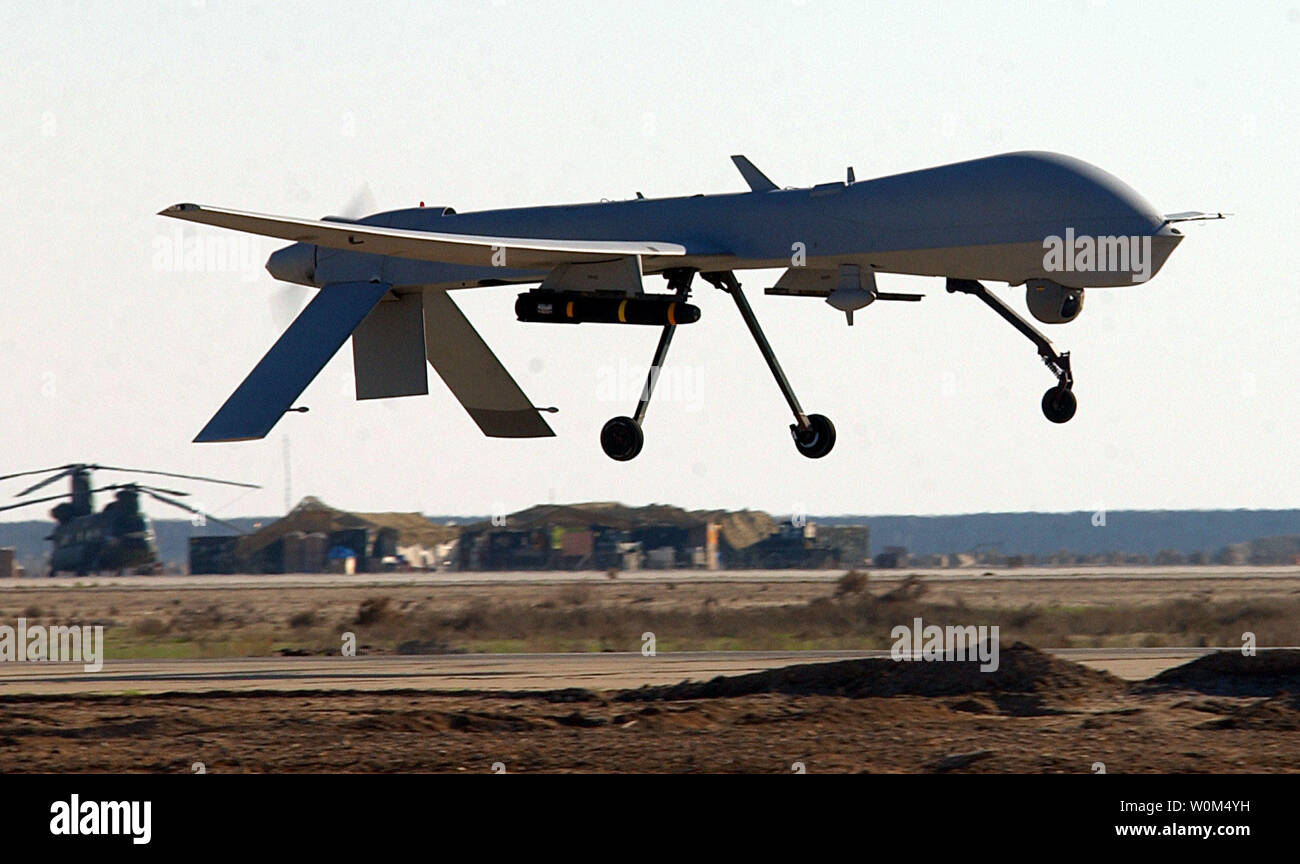 A RQ-1 Predator from the 46th Expeditionary Reconnaissance Squadron lands at Tallil Air Base, Iraq on Jan. 20, 2004. The Predator is a remotely piloted vehicle that provides real-time surveillance imagery in support of Operation Iraqi Freedom.  (UPI Photo/Suzanne M. Jenkins/AFIE) Stock Photo