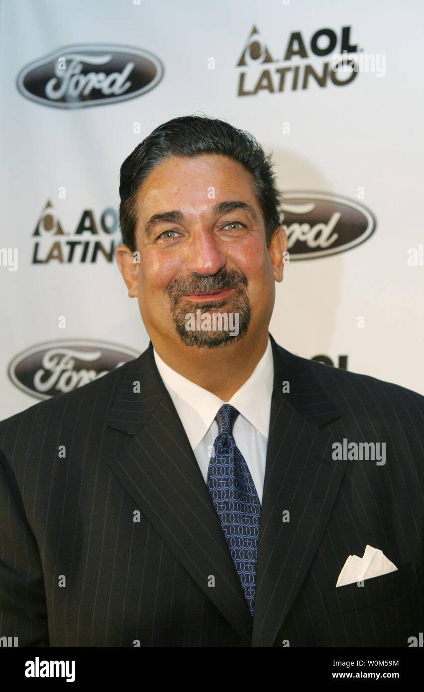 Ted Leonsis, Vice Chairman of America Online, Inc. & President of AOL Core Services announces the launch of MI NEGOCIO (“my business”), the first-ever Spanish language online business community to provide Hispanic entrepreneurs with the information, resources and connections needed to start or grow their own business during a press conference on Thursday, April 29, 2004 in New York City.  The site initiated by Ford, will be powered by AOL Latino, the largest Internet service for U.S. Hispanics. (UPI Photo/Anders Krusberg/Medialink) Stock Photo