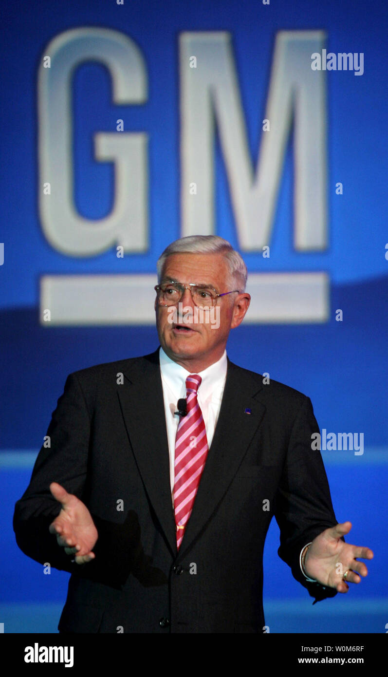 General Motors Vice Chairman Bob Lutz introduces the allnew Chevrolet Aveo at Auto Shanghai