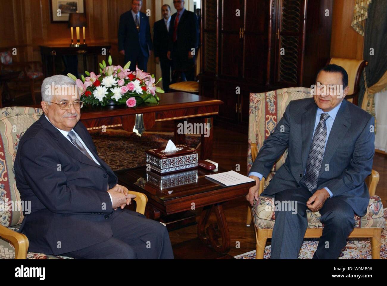 Palestinian President Mahmud Abbas (L) sits with Egyptian President Muhammad Hosni Said Mubarak at a regional summit in the Red Sea resort of Sharm el-Sheikh on June 25, 2007. Middle East leaders are meeting in Egypt today seeking to bolster Palestinian president Mahmud Abbas after Hamas's bloody seizure of Gaza, but with little hope of a breakthrough on reviving stalled peace talks. (UPI Photo/Omar Rashidi/Palestinian President's Office) Stock Photo