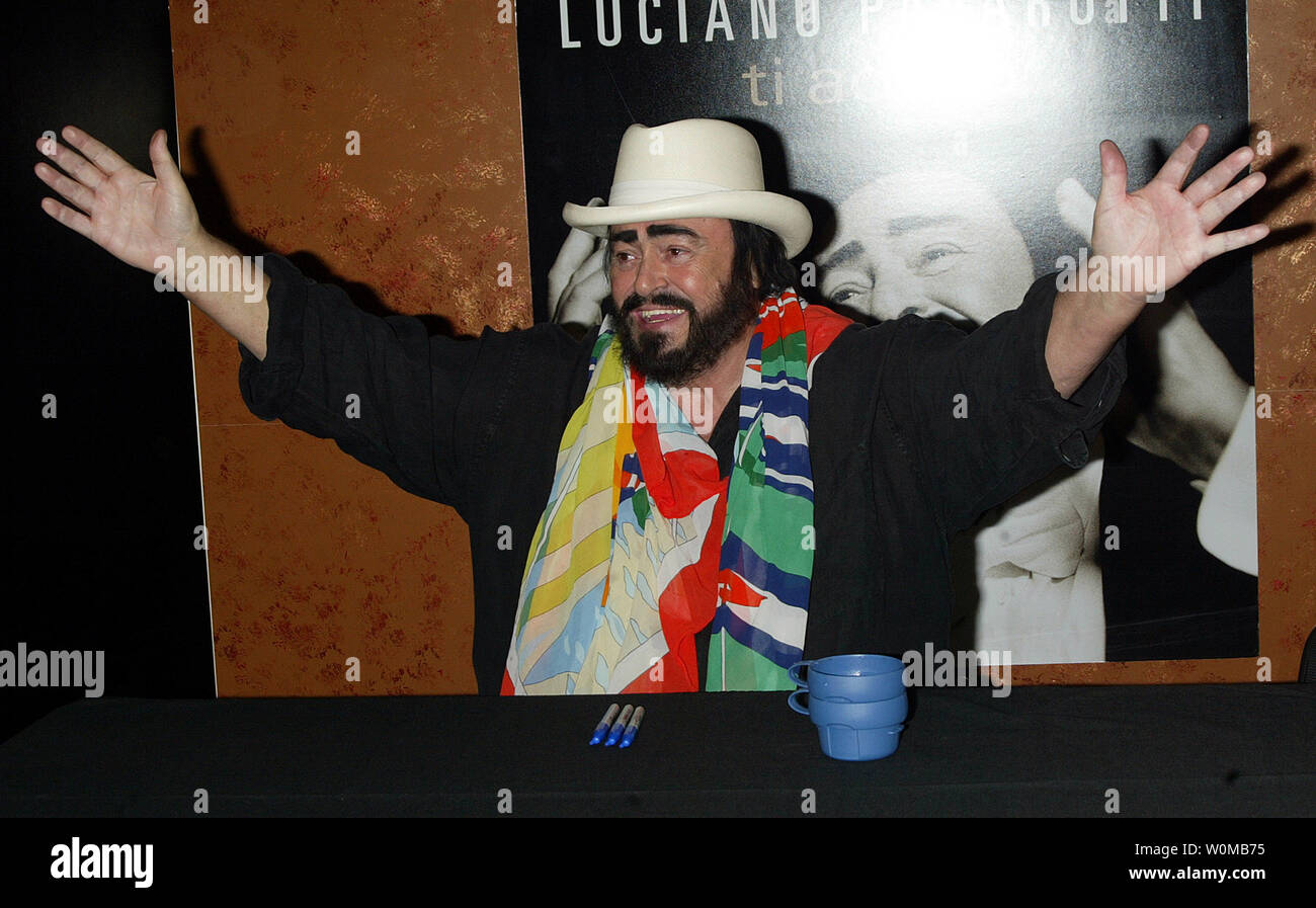 Luciano Pavarotti, pictured in a October 2, 2003 file photo in New York, died at his home in Modena, Italy on September 6, 2007. Pavarotti, who was 71 years old, was diagnosed with pancreatic cancer in 2006. (UPI Photo/Laura Canvanaugh/FILES) Stock Photo