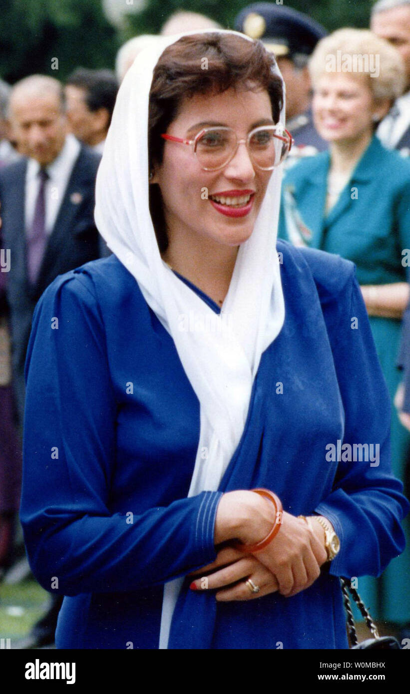 Benazir bhutto hi-res stock photography and images - Alamy