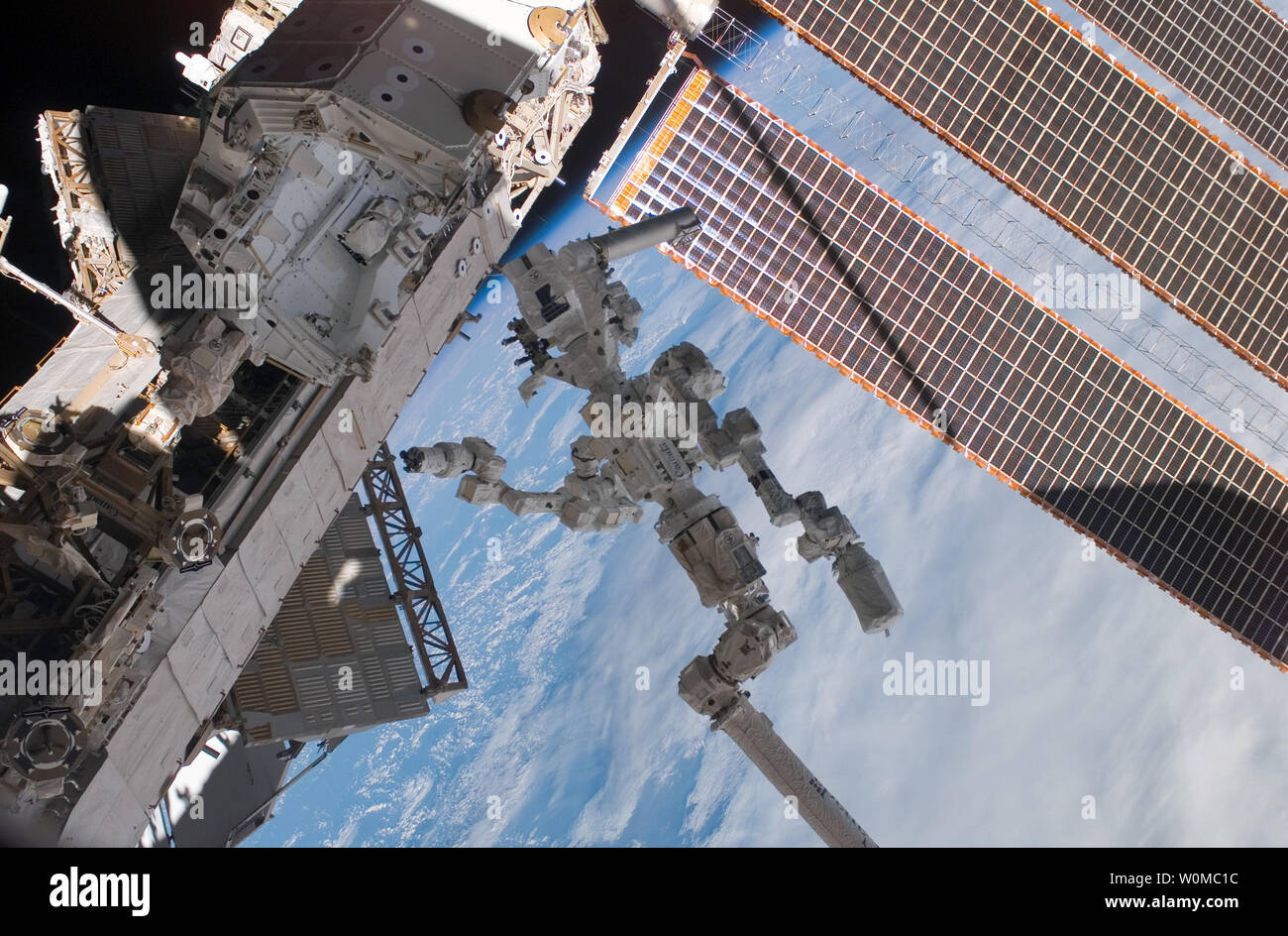 Dextre hi-res stock photography and images - Alamy