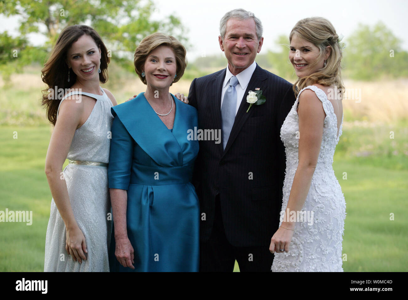 President George W. Bush and Mrs. Laura Bush pose with daughters Jenna and Barbara on Saturday, May 10, 2008 at Prairie Chapel Ranch in Crawford, Texas, prior to the wedding of Jenna and Henry Hager.   Photo released by White House on May 11th.   (UPI Photo/White House/Shealah Craighead) Stock Photo