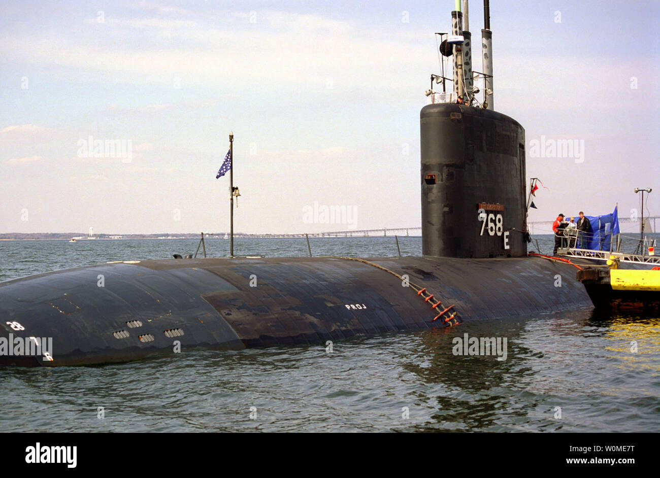The nuclear-powered USS Hartford submarine is seen in the Chesapeake Bay, Maryland on March 25, 1999. The vessel collided with a transport dock ship, the USS New Orleans, in the Persian Gulf in the narrow Strait of Hormuz on March 20 ,2009. The collision caused a ruptured fuel tank on the New Orleans, resulting in a 25,000 gallon oil spill. (UPI Photo/Don S. Montgomery/U.S. Navy) Stock Photo
