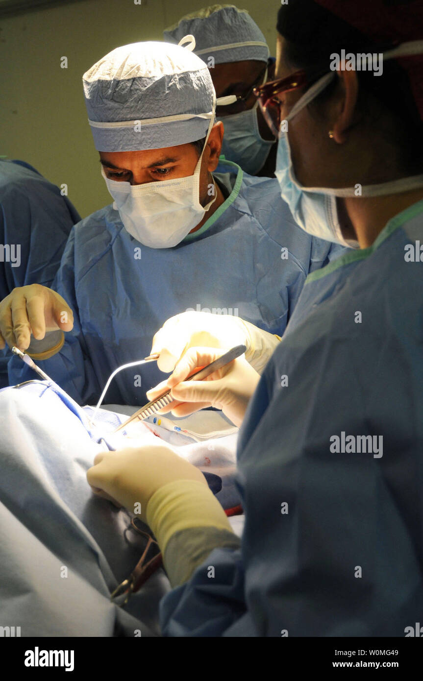 Dr. Sanjay Gupta, left, a CNN medical correspondent and practicing