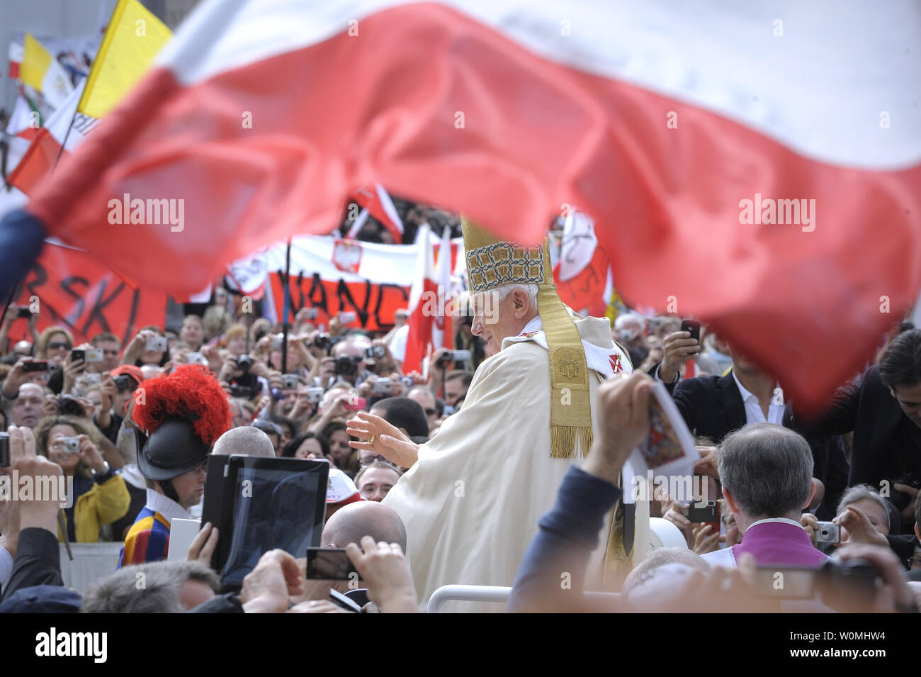 Pope Benedict XVI (C) leads the beatification ceremony of Pope John ...