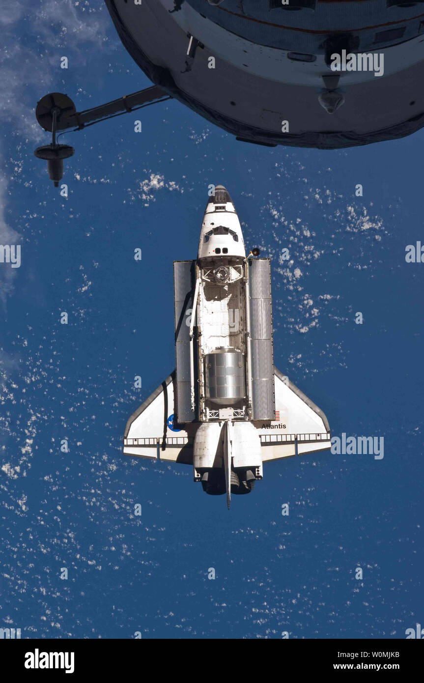 Docking approach hi-res stock photography and images - Alamy