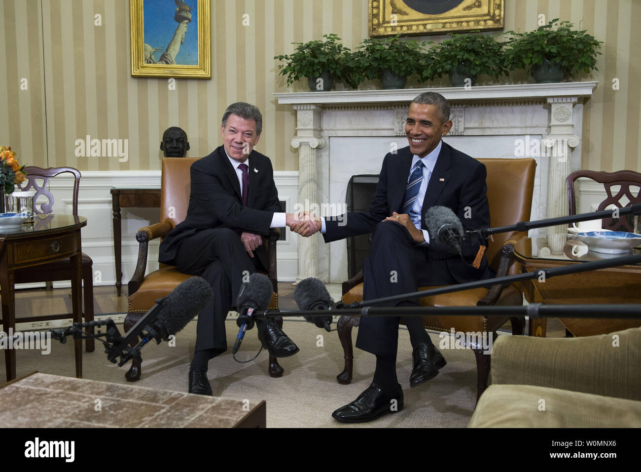 US President Barack Obama meets with the President of Colombia Juan Manuel Santos in the Oval Office of the White House in Washington, D.C., February 4, 2016. Stock Photo