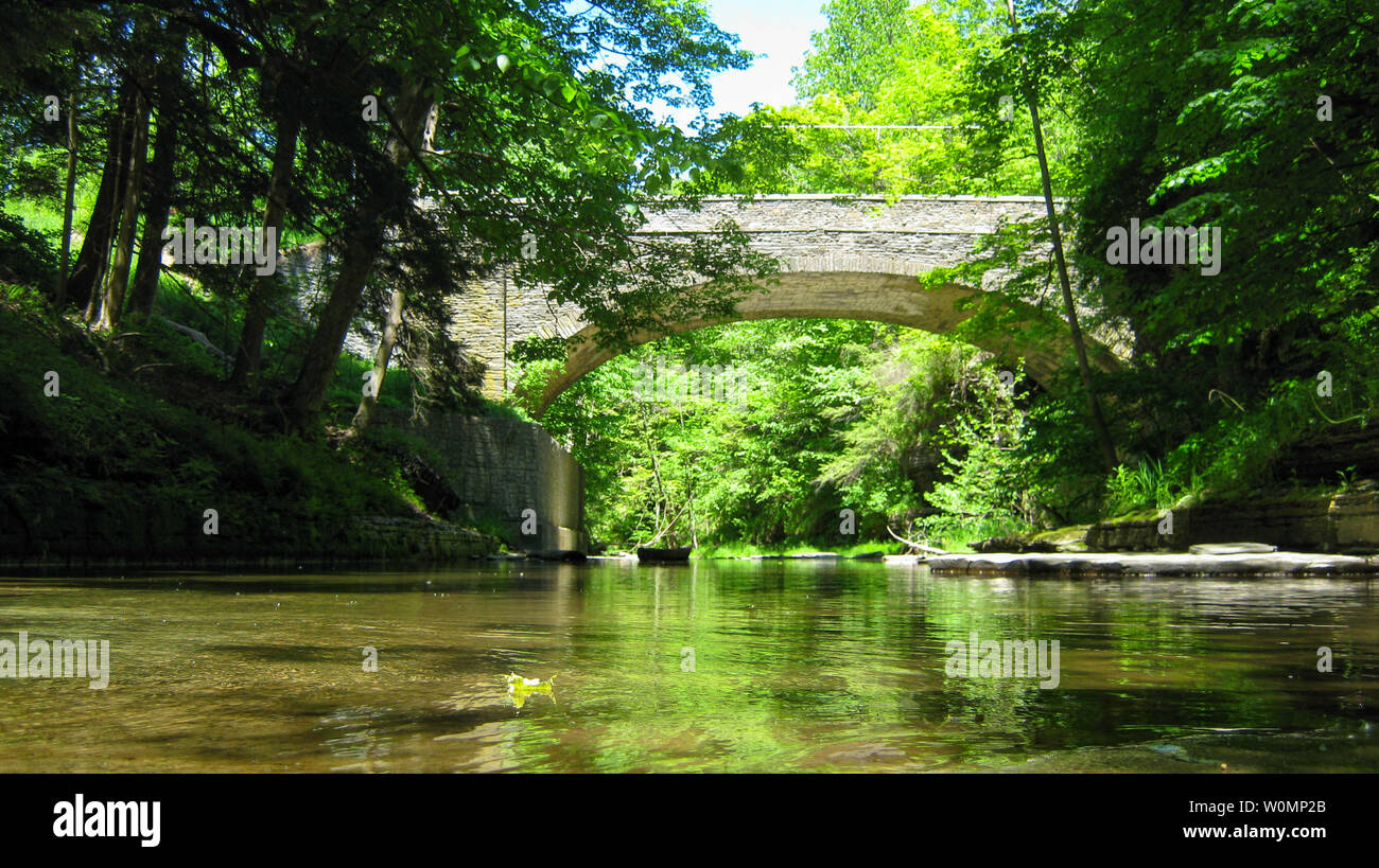 Stone Bridge at Buttermilk Falls State Park Stock Photo Alamy