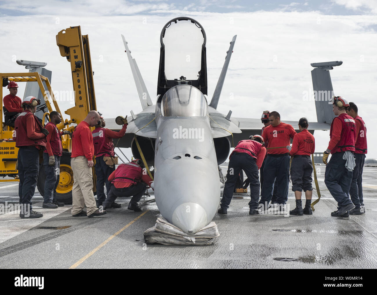 Nose drill hires stock photography and images Alamy