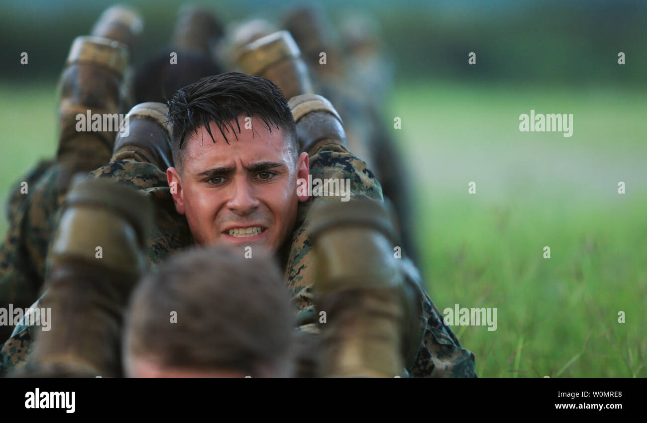 Squad push ups hi-res stock photography and images - Alamy