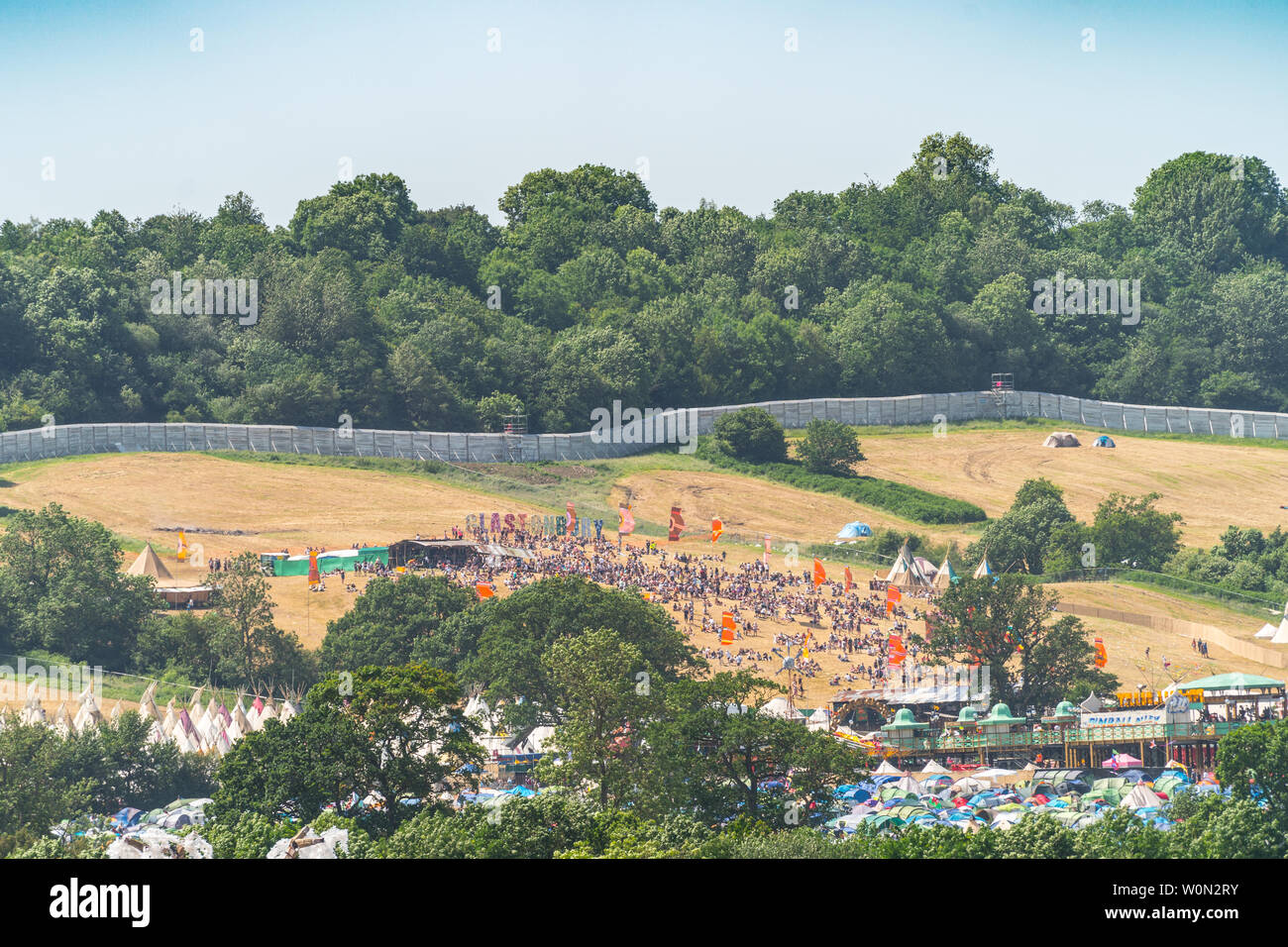 Glastonbury, UK. Thursday, 27 June, 2019. Views of the 2019 Glastonbury Festival. Credit: Roger Garfield/Alamy Live News Stock Photo