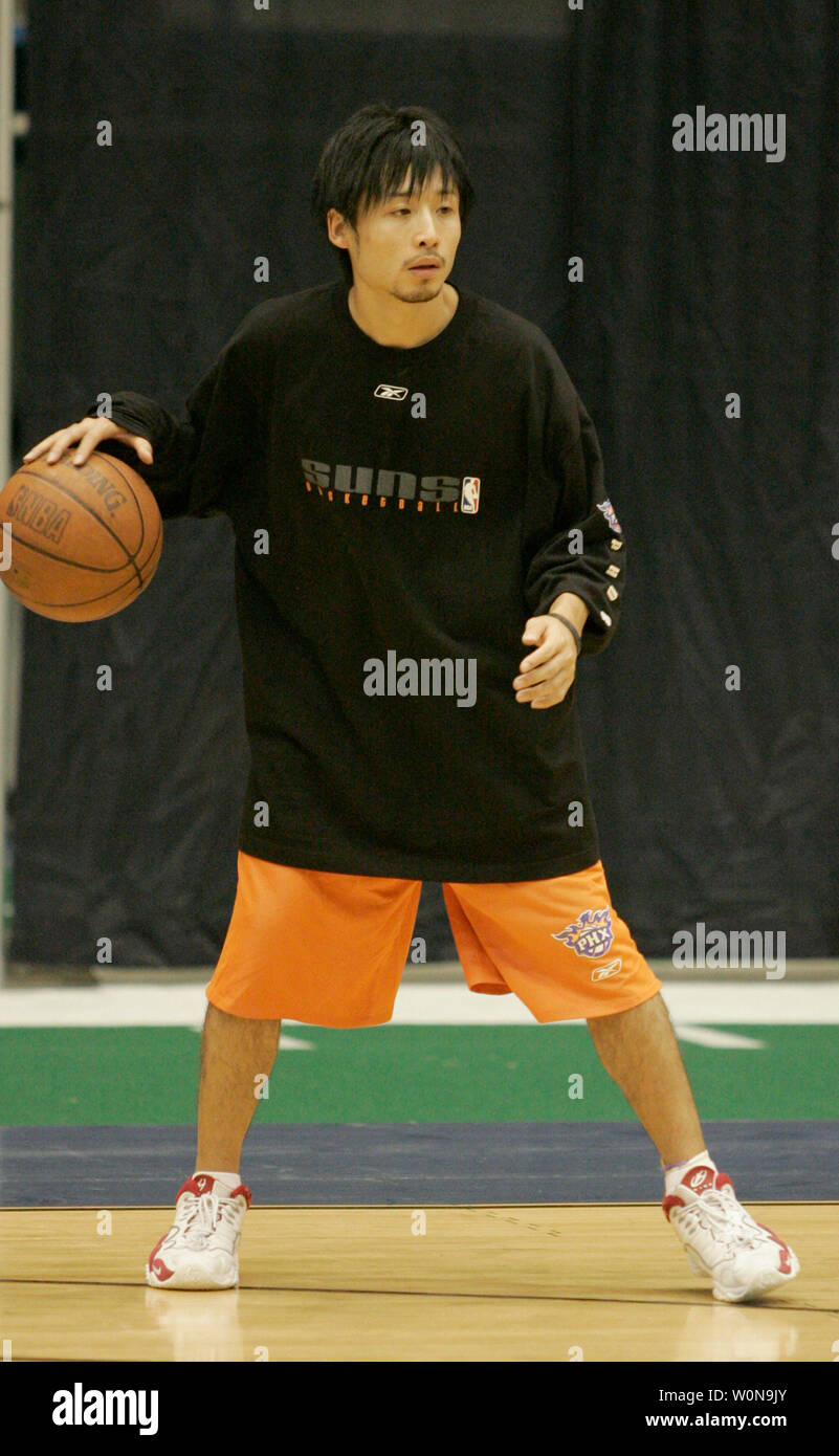 Japanese basketball player Yuta Tabuse works out with the NBA Phoenix