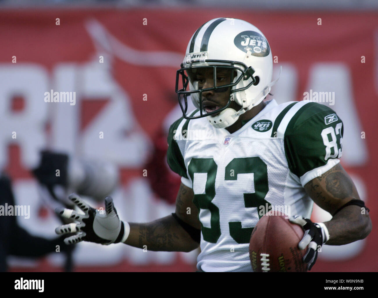 Santana moss new york jets hi-res stock photography and images - Alamy