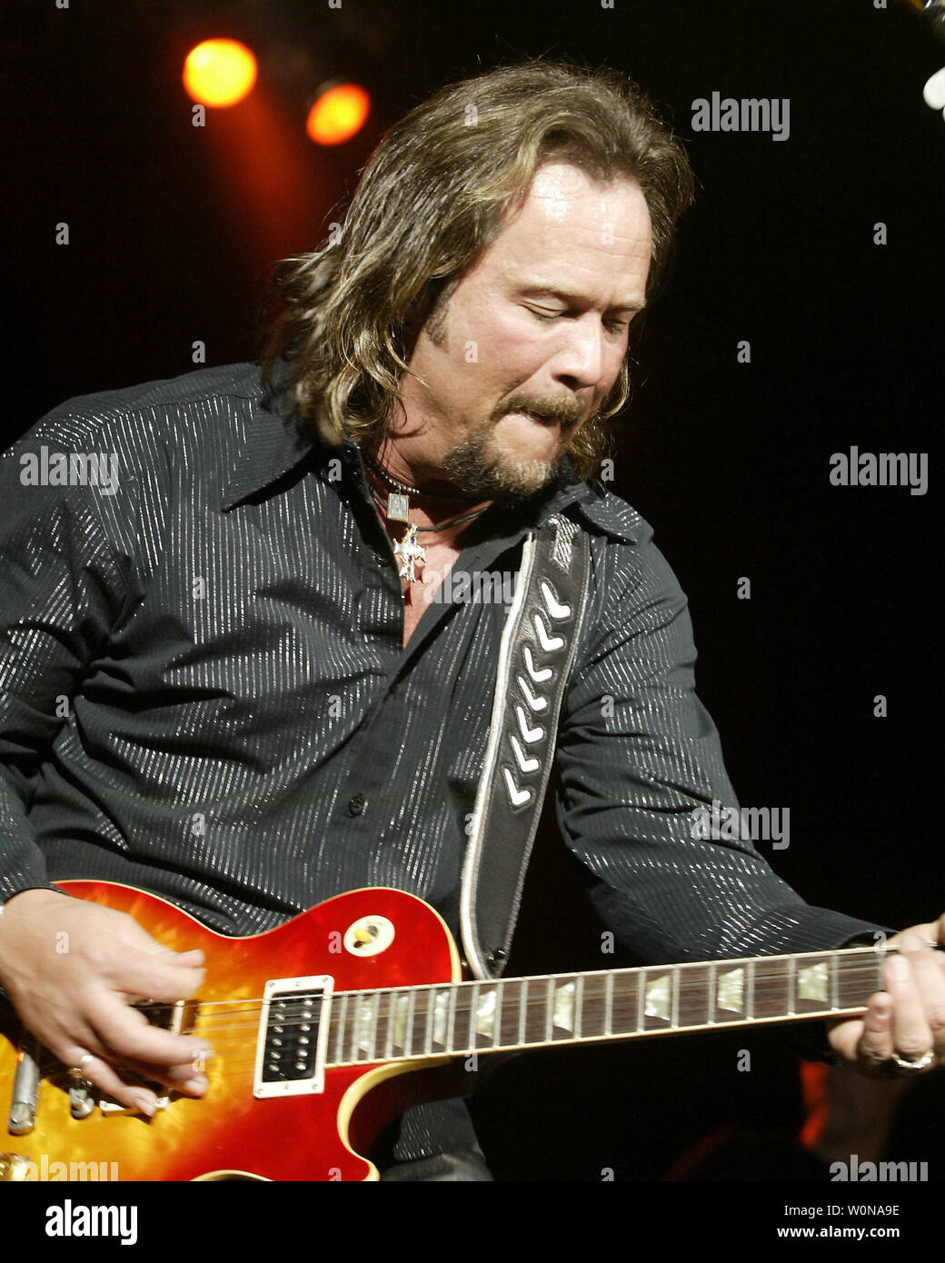 Travis Tritt performs in concert, at the Sound Advice Amphitheatre , in West Palm Beach,  Florida, on January 27, 2005.  (UPI Photo/Michael Bush) Stock Photo