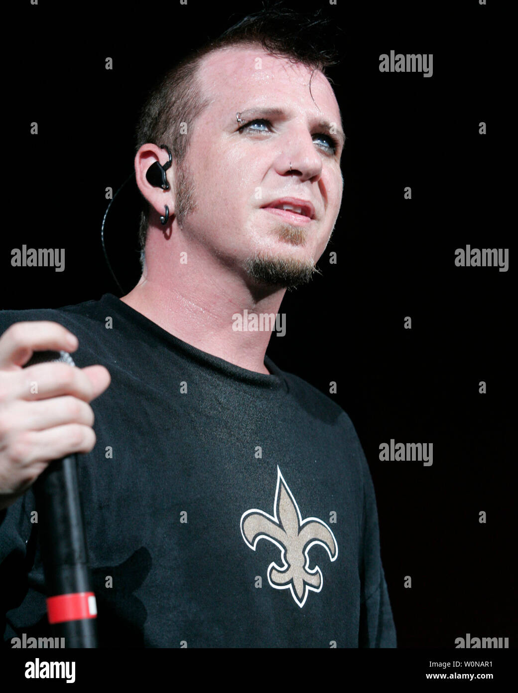 Chad Gray of Mudvayne performs in concert at the 2005 Ozzfest tour