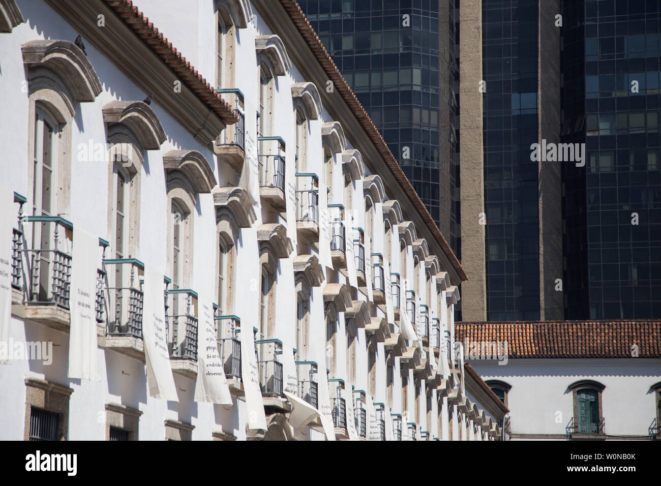 Paço Imperial, Rio de Janeiro: the contrast between colonial and modern architecture buildings Stock Photo