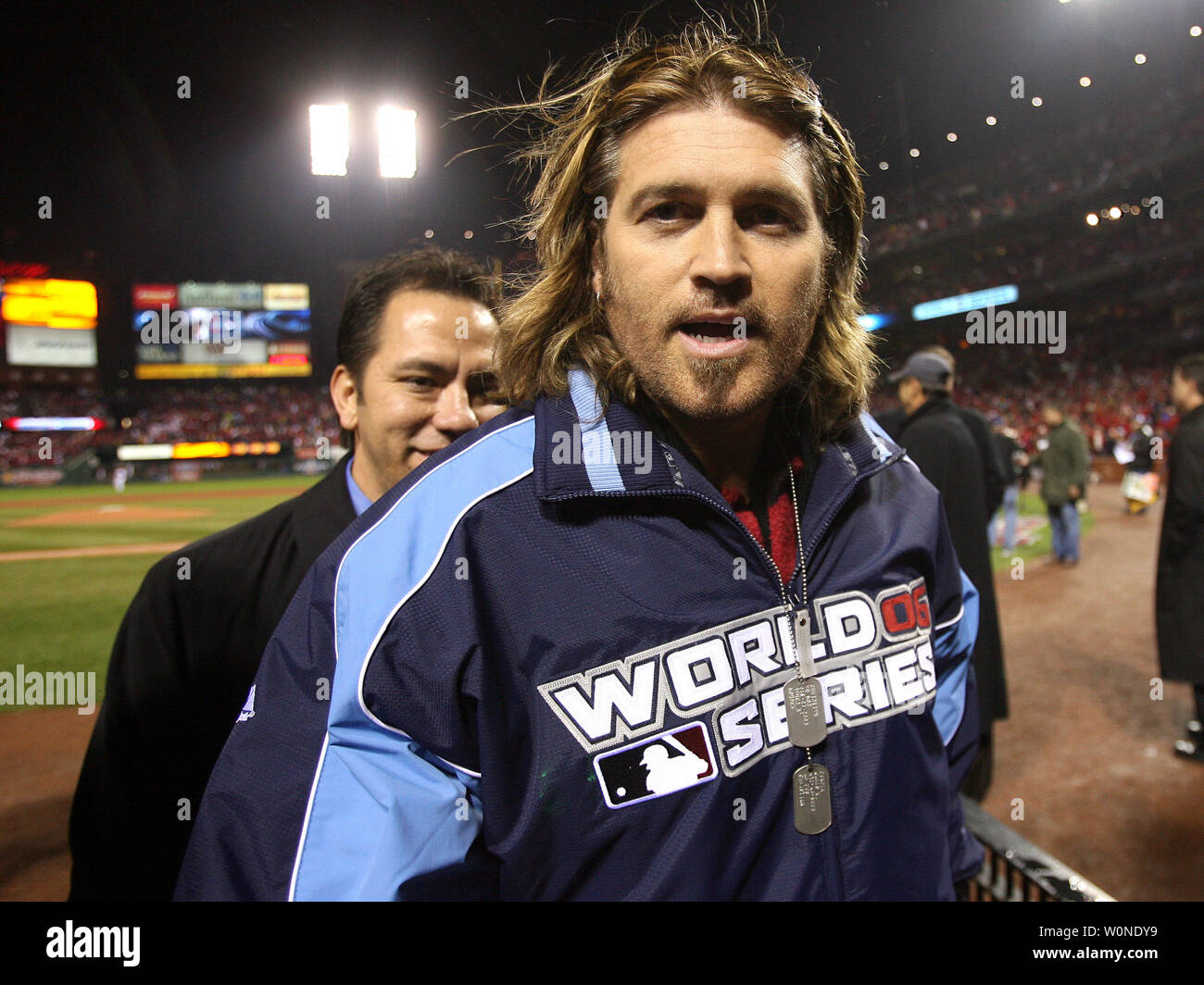 Singer Billy Ray Cyrus leaves the field after singing the National Anthem before Game 5 of the World Series between the St. Louis Cardinals and Detroit Tigers on October 27, 2006 in St. Louis. (UPI Photo/Bill Greenblatt) Stock Photo