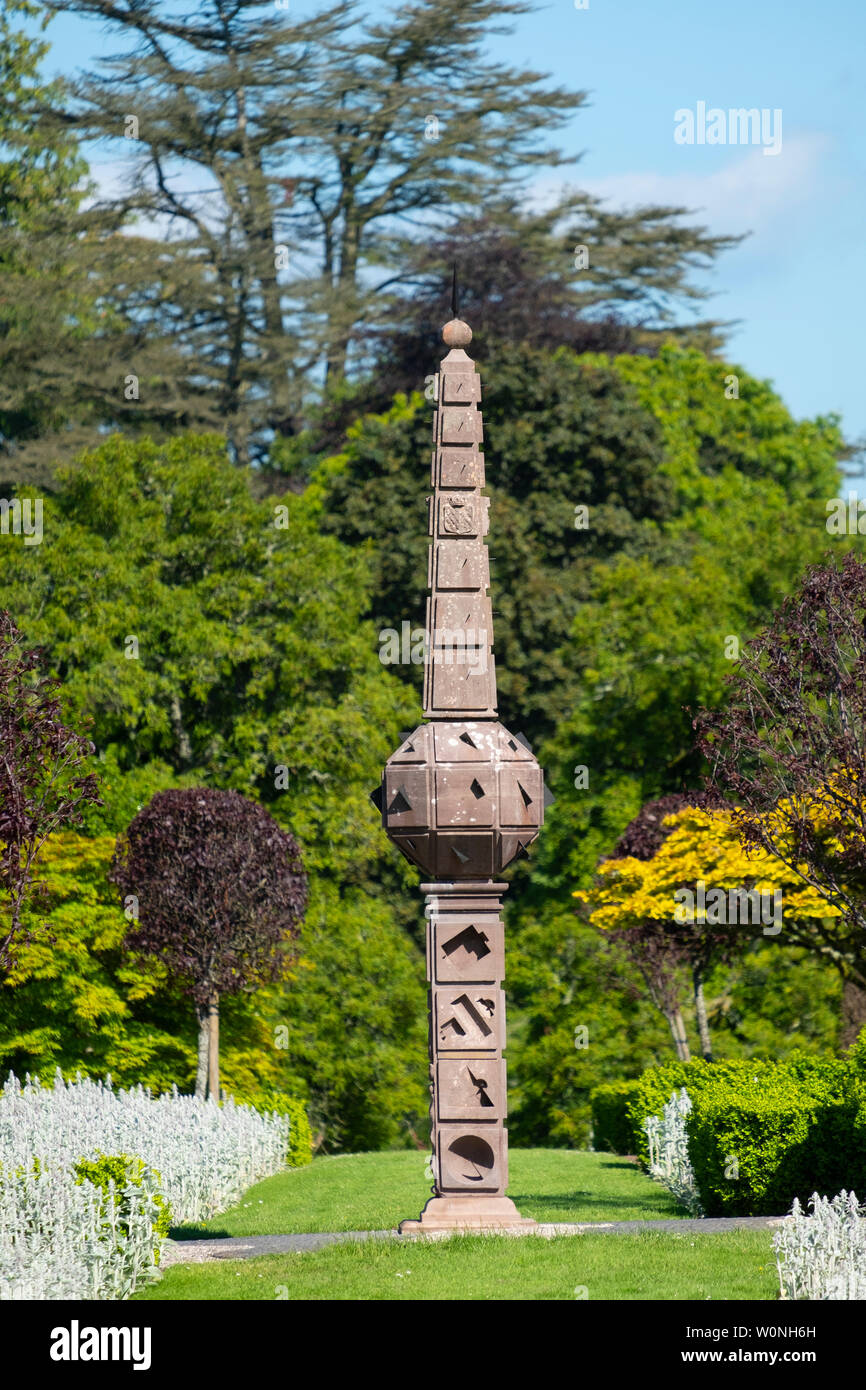 Garden obelisk hires stock photography and images Alamy
