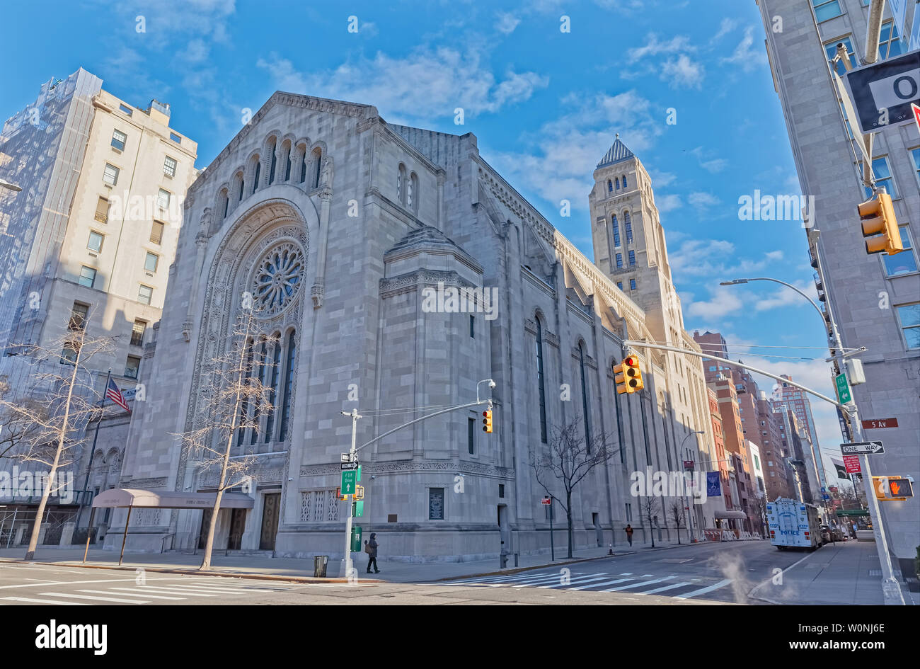 Fifth avenue synagogue new york hi-res stock photography and images - Alamy