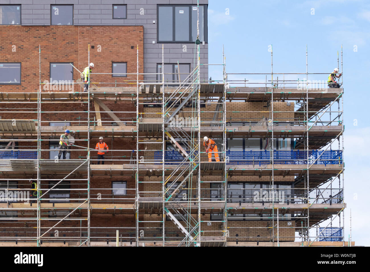Uk scaffolding hires stock photography and images Alamy